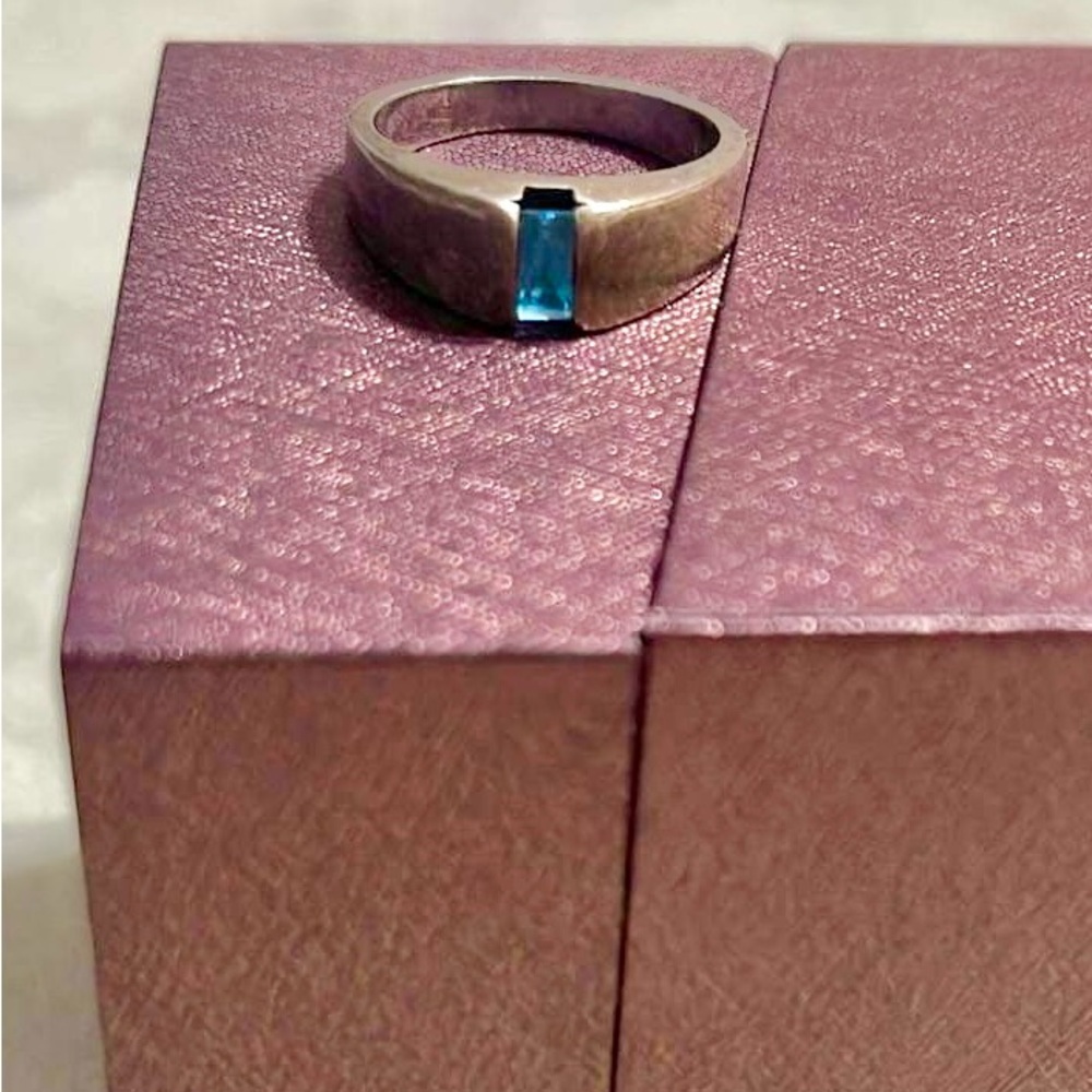 Authentic Retired James Avery Sterling Silver Blue Topaz Meridian Ring Size: 7